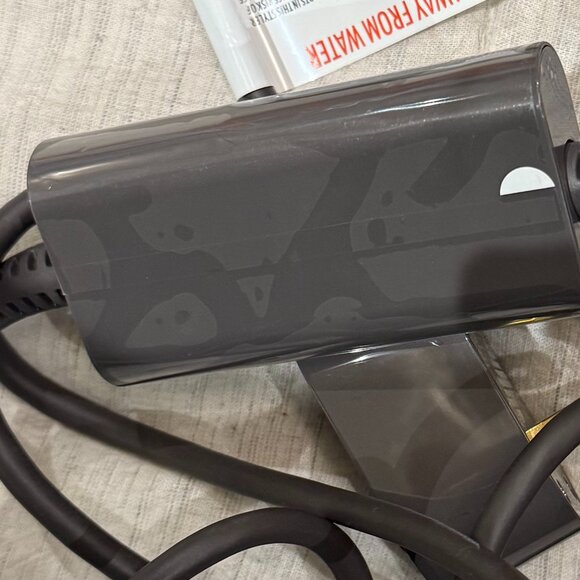 USED ONCE! Dyson Airwrap™ Multi-Styler Complete Diffuse for Curly to Coily Hair - Picture 8 of 9